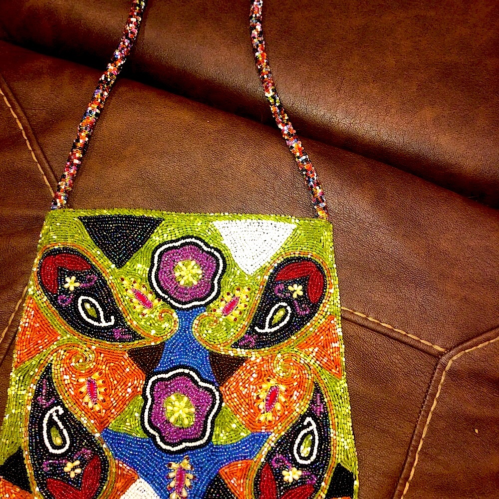 Multicolor beaded purse with zipper